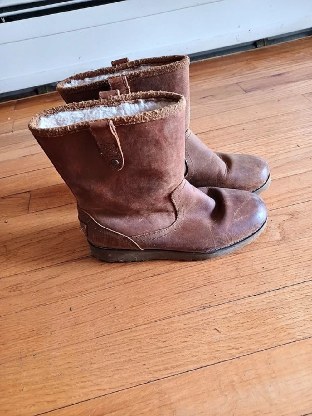 UGG Classic Short Brown Short Boots US 3